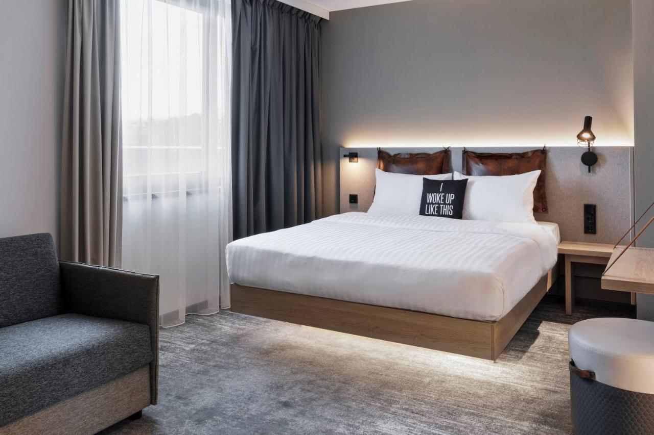 Moxy Hamburg-Harburg